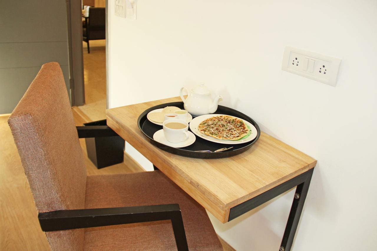 Oyo 6110 Thalassa Suites 班加罗尔 外观 照片