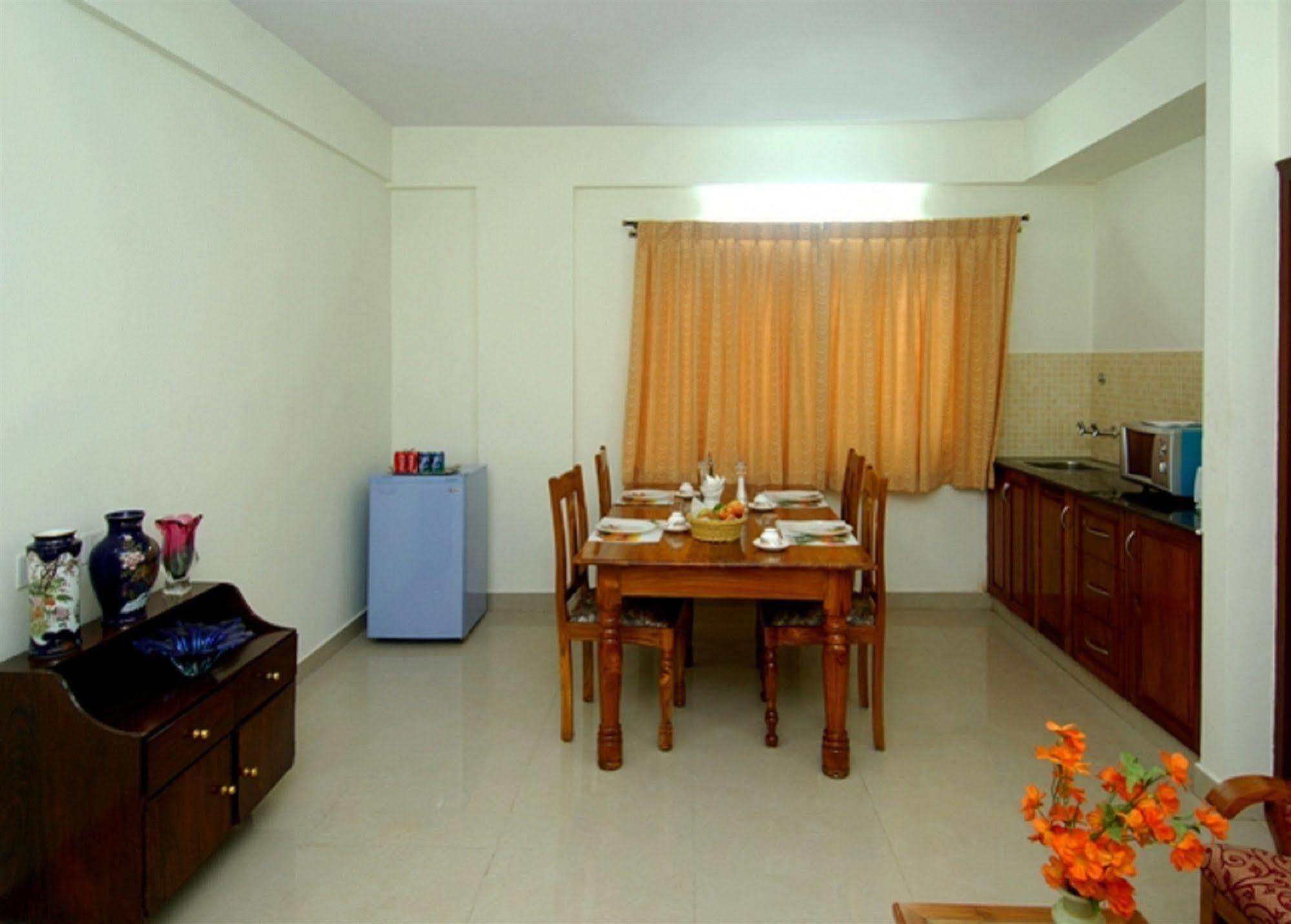 Oyo 6110 Thalassa Suites 班加罗尔 外观 照片